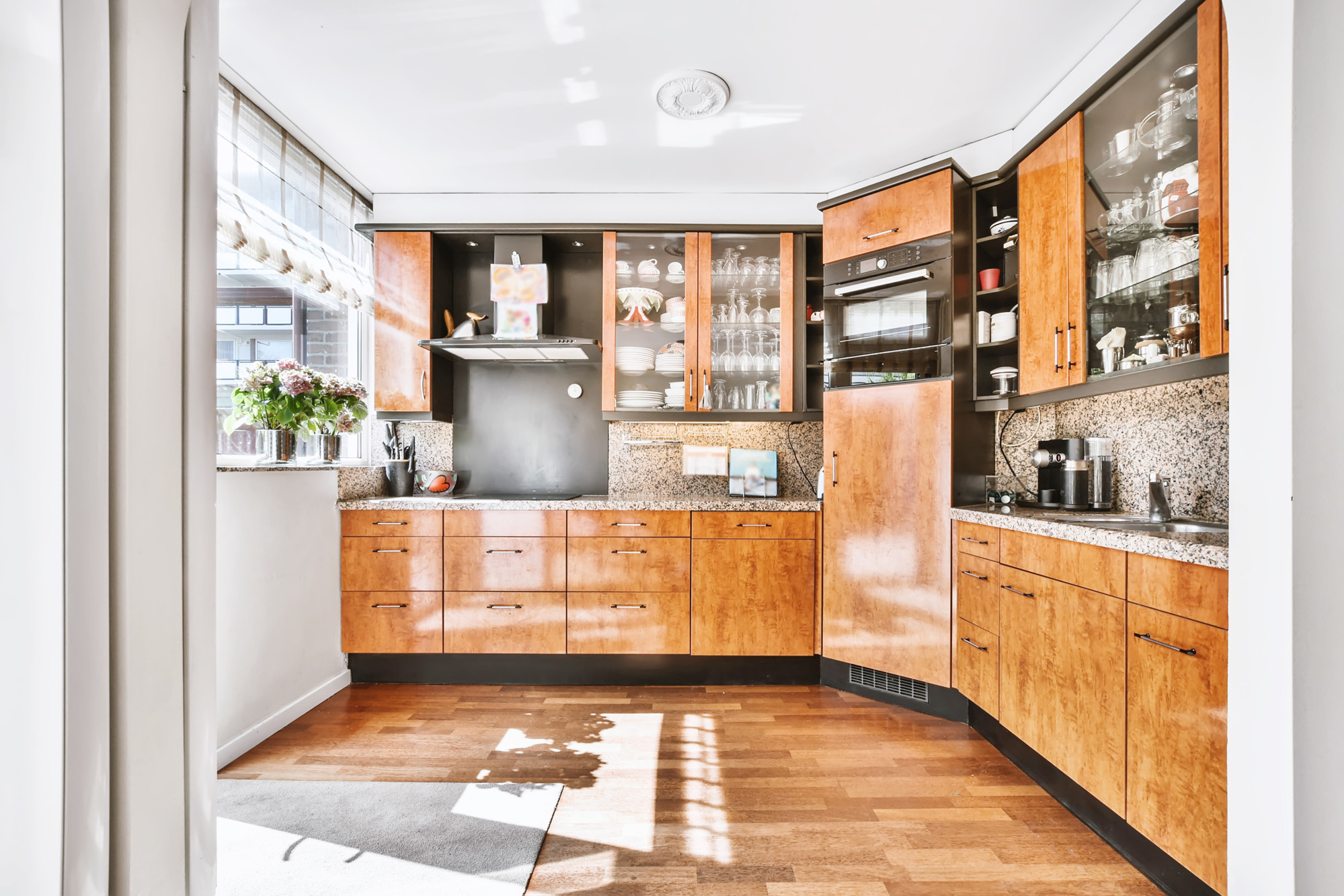 Exploring Kitchen Online